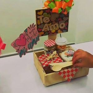 Cali🍓🍳🎁 Jueves Fabuloso curso DESAYUNO SORPRESA 1 endulza las mañanas de much@s y obtén un ingreso extra desde tu casa. Aprende a elaborar unos deliciosos huevos al Curry, Huevos a la Florentina, Omelette Especial, Tostadas Francesas, un cremoso Parfait de Yogur Griego y un exquisito Cafe. Te enseñaremos desde la preparación, presentación y montaje ademas de todos los trucos y tips para que inicies tu negocio. 😋conquista el corazón de tod@s con estas delicias! ✔️Lugar: Sede Milk and Sugar ✔️