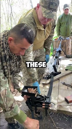 How A Belt Loader Is Used To Load Up Machine Gun Ammo (📸: EnfoqueLatino)