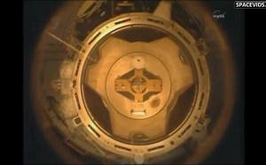 【STS-133】发现号航天飞机从国际空间站成功撤离