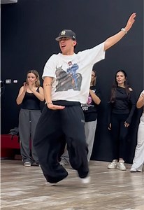 Coreografía de 'Where She Goes' de Bad Bunny