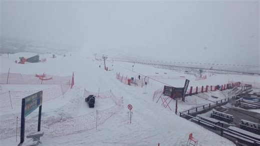 It's snowing again now at Afriski Mountain Resort in Lesotho (22 July 2025). Find Afriski on our website. Send photos and videos to us via whatsapp to 0812518029 Join our whatsapp channel at https://whatsapp.com/channel/0029VaDgEe6KmCPUeD2jJV0t See https://snowreport.co.za for weather forecasts. Other media and channels need to note SnowReportSA's updated 2025 terms & conditions for the use of our forecasts, maps, as well as images and video from our users that we post. It is not acceptable for 