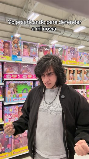 JayLarow (Jordan David) on Instagram: "Conocerás al señor nudillos 👊🏻 #humor #comedia #otaku #parodia #jaylarow"