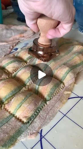 ChefsPerfect on Instagram: "-Like a rainbow 🌈🤩. @sprinkleswiththesprenkles 🔴 📍 Join our family for the best and most up-to-date content. 📲 @chefsperfect @chefsperfect.patisserie @chefsperfect.vegan @chefsperfect.video @chefsperfectcontact 📩 Collaborations . . . . #chefsperfect"