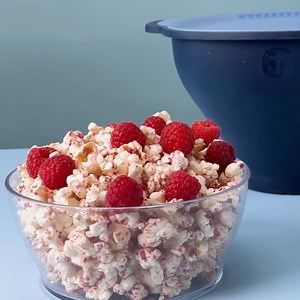 10K views · 60 reactions | #recette Petite recette pour accompagner en douceur le film de la soirée...  C'est simple, savourez ! 殺 Ajoutez en option des framboises décongelées  ✅ Rendez-vous sur notre site  https://bit.ly/3Z6EUDV ✅ Prenez contact avec l’Animateur/trice le/la plus proche de chez vous  https://bit.ly/40s7lhP | Tupperware France Officiel | Facebook