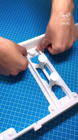 Transfer Multisort Elektronik | Building a Huge 4 Digit Mechanical Servo Motor Clock You Can Put on your Wall 🕰️ #electronics #engineering #technology #diy #tmeeu... | Instagram