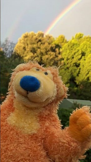 Bear Sees a Big Rainbow at the Backyard! (Plush/Puppet Short Video)