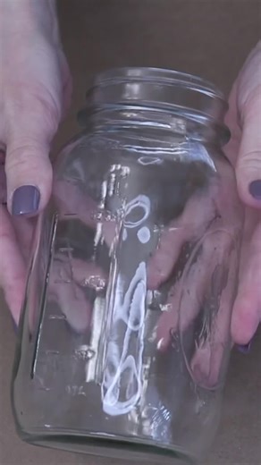 DIY Tutorial: Elmer's Glue and Food Coloring Mason Jar Craft