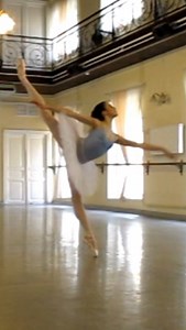 15 YEARS OLD PAQUITA ETOILE REHEARSAL- ROUGH ✨ Wow I have never seen this. A lovely lady sent this to me from my Vaganova days. 15 years old, still a little weak but starting to get the Russian style more. I had only been there about 6 months or so at the time. You can see the potential but my clarity of movement and strength isn’t quite there yet. I found jt SO hard to control my long body for a long time so this was a vast improvement from a year ago. Looking back I have such massive nostalgia