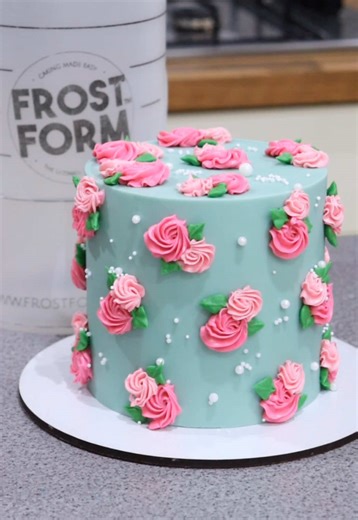 How to make a cake for Mother’s Day 💝 Using Mock Ganache with Frost Form gives you the perfect, SMOOTH blank canvas to work with 😍 Order your kit on www.frostform.com We shop worldwide from Ireland & US orders ship from USA