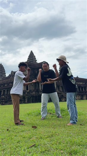 Playing Khmer childhood games😂😍❤️🇰🇭 #fyp #cambodia #khmertiktok #lovecambodia
