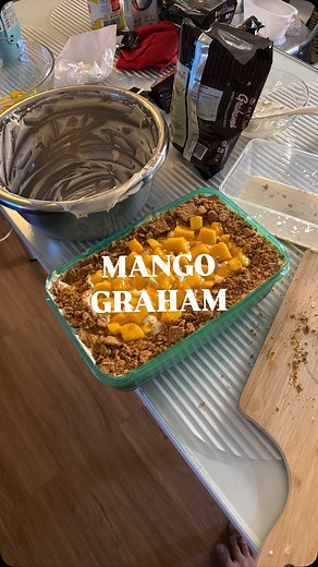 Chix on Instagram: "Let's make Mango Graham for holidays! 🥭"