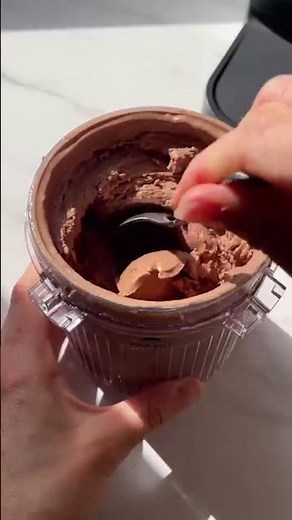 🍫 3-Ingredient Chocolate Chip Oreo Ice Cream (Vegan) If you’re anything like me and love a sweet