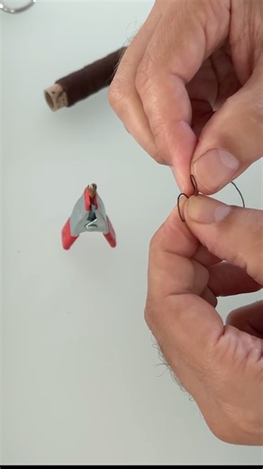 In this clip, I show how I create sleeping bags and blankets from the sails I painted (see the previous video about the Bounty Boat). Some of the sail material was also used to furl the sails on the Bounty Boat (they they were indeed too dark to be used as open sails, but this was never the intention). #ScaleModelShip #modelshipbuilding #scalemodels #scalemodel #scalemodelling #scalemodeling #fblifestyle | Curtis_Wooden_Shipyard