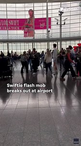 Taylor Swift flash mob breaks out at Indianapolis International Airport