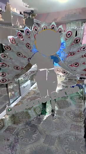 Lindo trabajo cola de pavo real elaborado en reciclaje alambre cartón etc plástico etc gracias BBES😍😍 | Creaciones "Bertha" - Trabajos con reciclaje