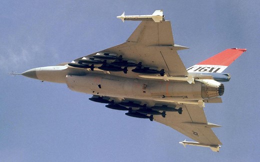 美国F-16XL战斗机