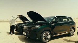 🌐 Sweltering desert signals? DFSK stays smart and connected! Check out the tech in action. #DFSK #E5PLUS #MiddleEastTest #SmartDrive | DFSK International