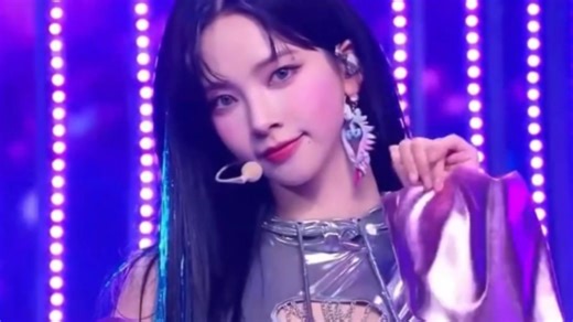 aespa新曲Supernova首打歌舞台