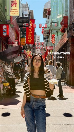 San Francisco Chinatown Crawl 🥡🥢 From snacks to produce to dim sum to desserts, these are some of my go to spots. But I also love just aimlessly wandering around the streets of Chinatown and randomly stumbling into places. There’s so much character and charm in every corner✨ Pro tip: bring cash as not all places accept card or have a minimum for cards! Featured places: 🥮 @aabakerysf 🥟 delicious dim sum 🍡 @fruitful_dreams 🍆 vegiland market 🍜 @honswuntunhousesf 🍚 @rice.roll.express | ALLIE