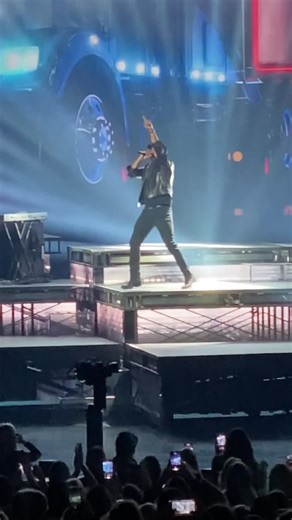 Luke Bryan's Amazing Live Performance in Las Vegas