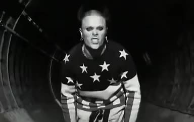 The Prodigy - Firestarter (Official Music Video)