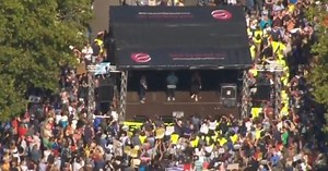 Thousands protest throughout U.K. against PM suspending Parliament