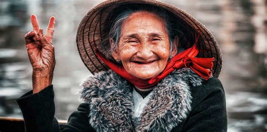 The Art Of Aging Calmly: 5 Simple Habits Of People Who Age With Grace, Not Panic