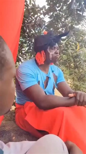 Hopewell Chin'ono on Instagram: "Strive Masiyiwa is a trained telecoms engineer with a degree in electrical engineering from the University of Wales. Econet was built on the back of that knowledge not Sangomas"