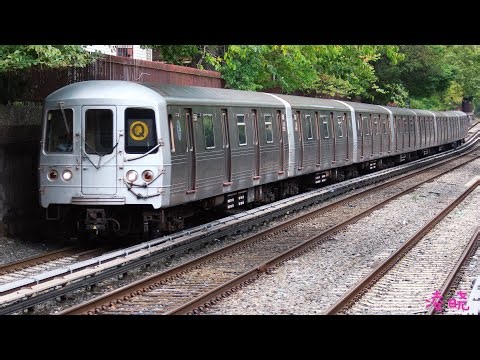 BMT Brighton Line (B/Q trains) Evening Rush Hour at Newkrik Plaza Station|New York City Subway