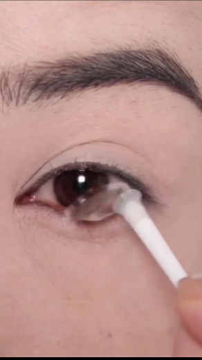 コンタクトレンズの正しい装着方法を紹介！