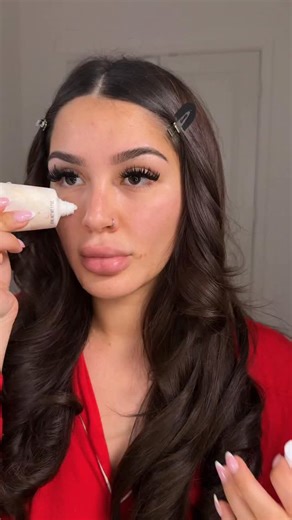 Alexis on Instagram: "Skin prep @erborian_usa & @hudabeauty primer Foundation @onesize 35n Cream bronzer @maybelline Concealer @sephoracollection 02y Blush @lagirlcosmetics rose bud & @juviasplace volume 4 @hauslabs eye powder @kimchi_chic lavender Bronzer @maccosmetics give me sun lip combo morphe spiffy @morphe2"