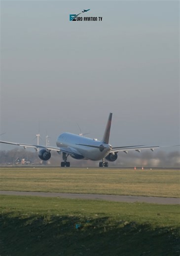 ☀️SPOOL UP! ✈Delta airlines Airbus A330 takeoff at Amsterdam Schiphol airport #planespotting #euroaviationtv #fblifestyle #aviationdaily #deltaairlines | Euro Aviation TV