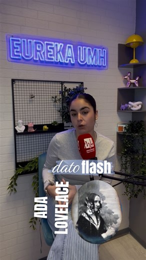 Eureka Divulga UMH | podcast de divulgación científica on Instagram: "¿Sabías que una mujer predijo la inteligencia artificial en 1843? 🤯 Mucho antes de que existieran los ordenadores, Ada Lovelace ya imaginó máquinas capaces de crear, no solo de calcular. Matemática, visionaria y poeta de la ciencia, Ada desarrolló el primer programa informático de la historia inspirándose en… ¡un telar! 🧵✨ Su mente iba siglos por delante de su tiempo y su legado sigue vivo hoy en día. Información sacada de u
