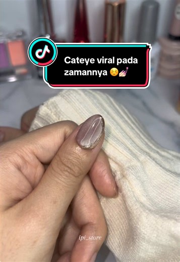 Rekomendasi Kutek Cat Eye untuk Nail Art Aesthetic