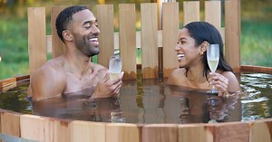 'The Bachelor' Kissing Scenes: Matt James' Steamiest Moments