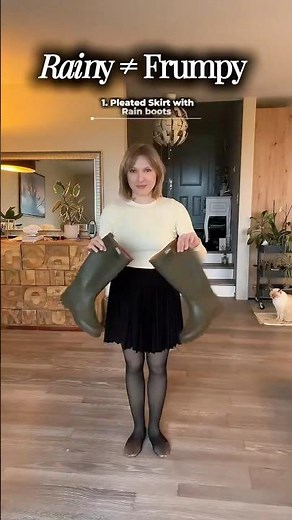 Chic Rain Outfits: How to Stay Warm & Stylish 🧥