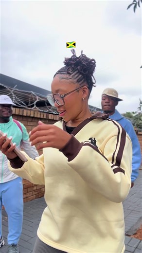 Please mention here she just came and jiki jiki wa vaya 😔 ABASHWE Jamaica 🇯🇲 🔥🔥✈️@De Niakeyz 🥷 @TribbyWadiBhozza @Dj Tearz SA #viraltiktok #limpopo @Ssebetsi 🔌🚨❗️🥷