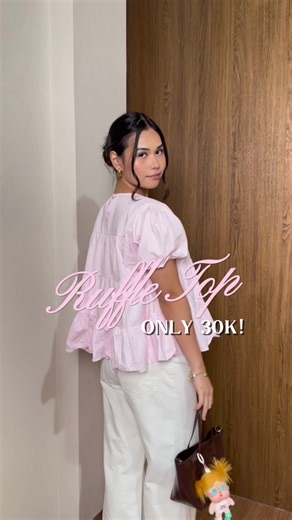 Cute Ruffle Top Outfit Inspiration