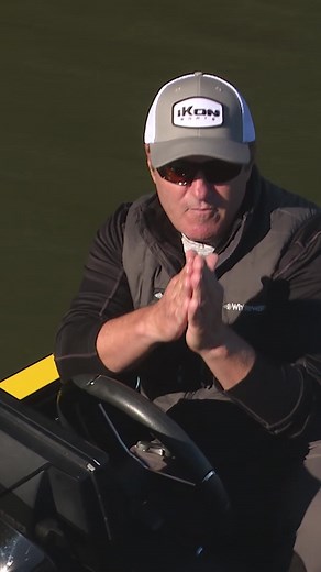 It's all about accessibility! The indentation in the hull of our iKon Boats serve as the perfect place for you to land the bass you have to catch, just ask Joe Thomas about it🎣 . . #ikonboats #thereeljoethomas #fishingmadeeasy #revolutionaryfishing #dreambassboat