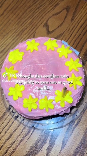 my attempt at the coraline cake🤣🎂 the lettering was a major fail but hey I tried #coraline #halloween #baking #diy #cake
