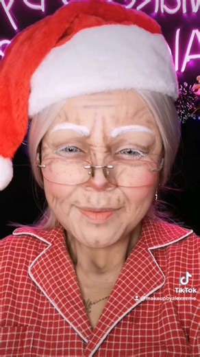 Tutorial de maquillaje de "Mrs. Claus"...🧑🏻‍🎄🎄 #Maquillaje #Makeup #maquillajedesraclaus #sraclaus #sraclaus😘 #maquillajemamanoel #mrsclaus #mrsclausmakeup #mamanoel #mamanoela🎅🎄✨ #señoraclaus #señoraclause #señoraclaus🤶🤶🤶🤶🤶🤶🤶 #señoraclausmakeup #MaquillajeDeNavidad #maquillajenavideño #maquillajenavideño🎄 #maquillajenavidad #navidadmakeup #navidadmakeup💄🎄 #makeupnavidad #makeupnavidad🎄 #christmas #chritsmasvibes #christmasmakeupideas #foryou #foryoupage #foryourpage #parati #p
