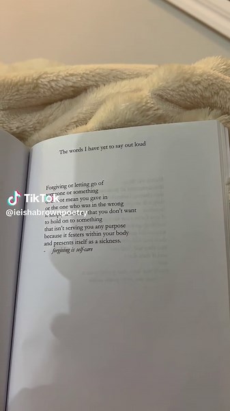 📚: the words I have yet to say out loud, link is in my bio!! #poetry #poetrytiktok #booktok #heartbreakpoem #poetrywriting