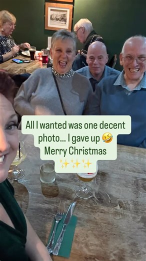 FromTinySeedsCoaching on Instagram: "Merry Christmas you gorgeous creatures ✨✨✨ Much love to you and yours xxx #merryandbright #christmas #soberchristmas #reels #fromtinyseedscoaching"