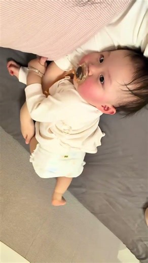 Unboxing Love: A Heartwarming Cub Arrival