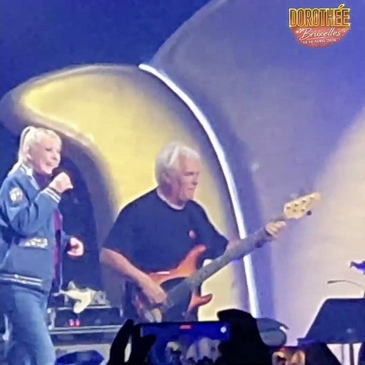 🎤 Dorothée présente Les Musclés à Bruxelles 🥁🔥 #Dorothée #Concert