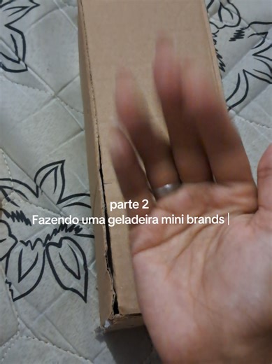 Como Fazer uma Geladeira Mini Brands de Papelão