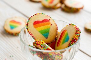 Rainbow Heart Cookies: the easy recipe for love-inspired cookies