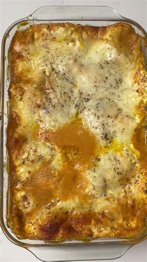 Ordinary chicken lasagna that surprises with incredible flavor