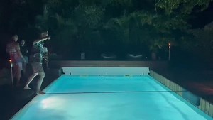 Slackline over the pool. 😜⁠ Every Friday, there's a slackline over the pool. Our lovely host Thijs shows you the way to go. :-)⁠ When staying for a #surfholiday at #puravidalodge, make sure to give it a try. ⁠ 🤹@iamsarcastic⁠ .⁠ #slackline #balance #surfcamp #surflodge #surf #slacklinelife #puravidasurflodge #surfvilla #mimizan #yogalife #balanceboard #evenwicht #fun #mimizanplage #vacation #holiday #surfing #surftravel #urlaub #vakantie #indoboards #beachlife #surflife #surfhouse #surfstyle #