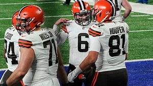 Austin Hooper beats the zone for third touchdown catch of '20